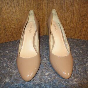 New Old Stock Nine West Jessa Wedge Pumps - Size 8.5M.